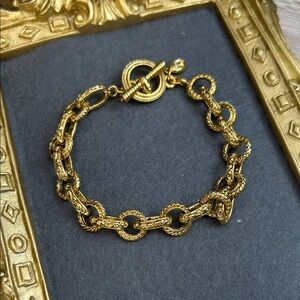 Chic Vintage MMA (Metropolitan Museum of Art ) Chain Bracelet